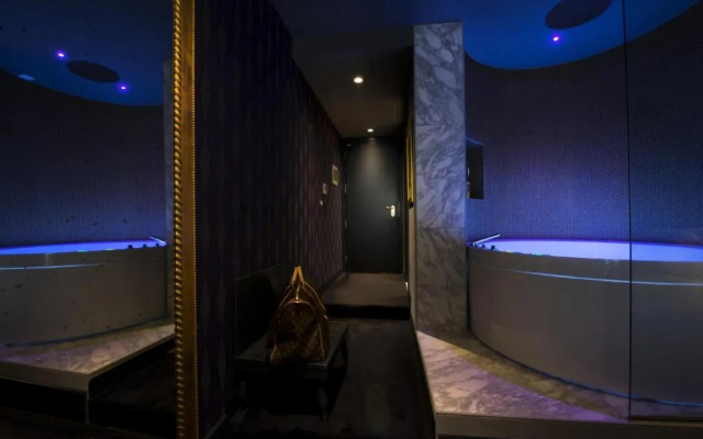 HT6 Hotel