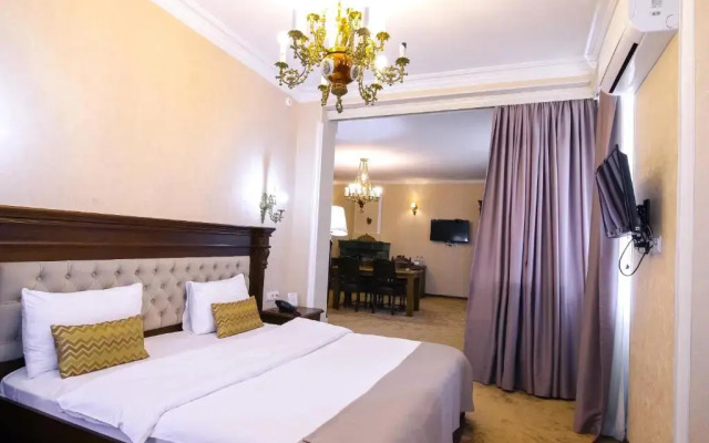 Imperial House Hotel