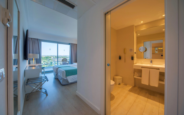 Playa Esperanza Resort