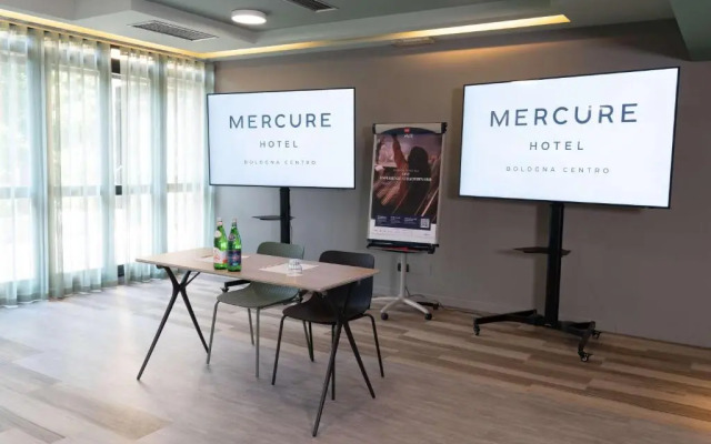 Отель Mercure Bologna Centro
