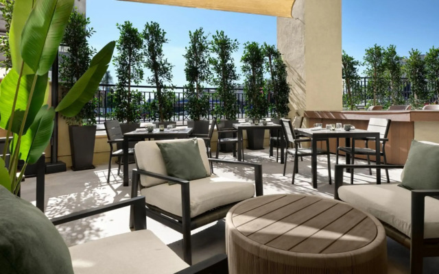 Burton House, Beverly Hills, A Tribute Portfolio Hotel