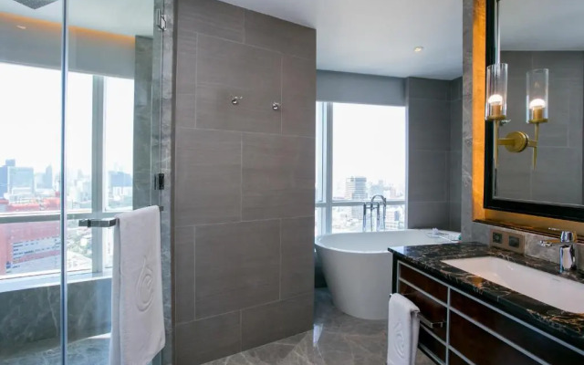 Centara Grand & Bangkok Convention Centre at CentralWorld