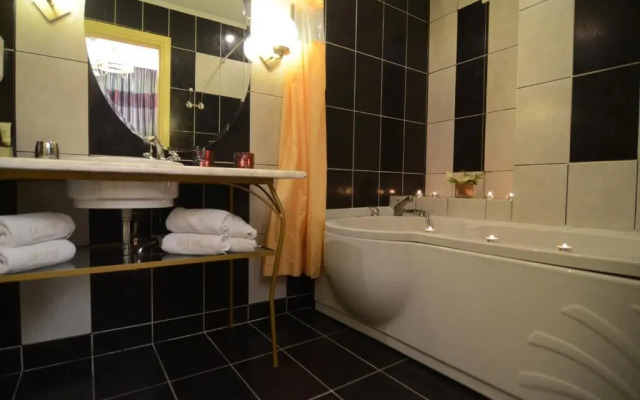 Delphi Art Hotel