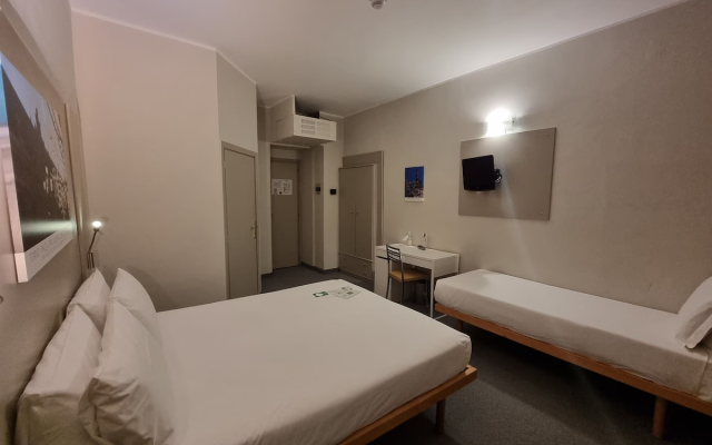 Green Class Hotel Astoria