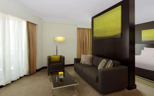 Pullman Dubai Creek City Centre Hotel