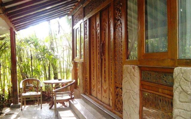 Sapulidi Cafe, Resort & Gallery