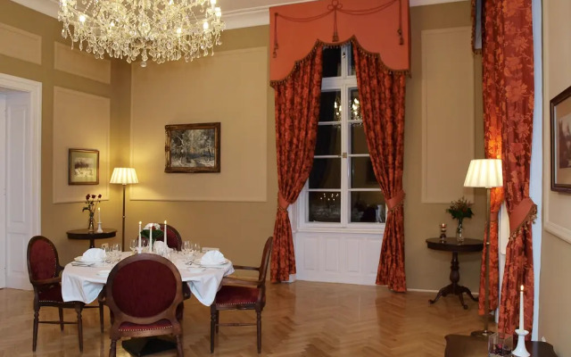 La Contessa Castle Hotel