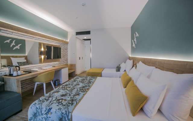 Sailor's Beach Club Hotel