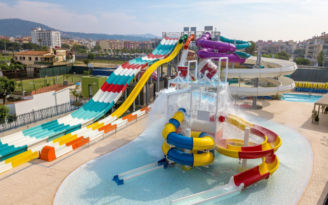 Golden Taurus Aquapark Resort