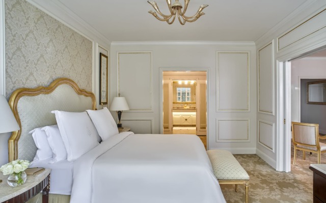 Отель Four Seasons Cairo at First Residence