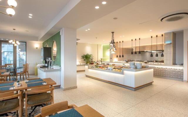 Caldera Beach Hotel