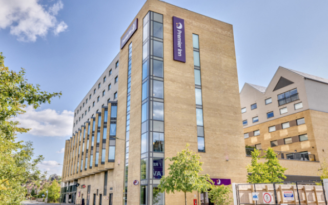 Premier Inn Oxford Botley Hotel