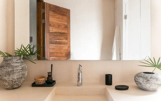 Zereno Luxury Boutique Hotel