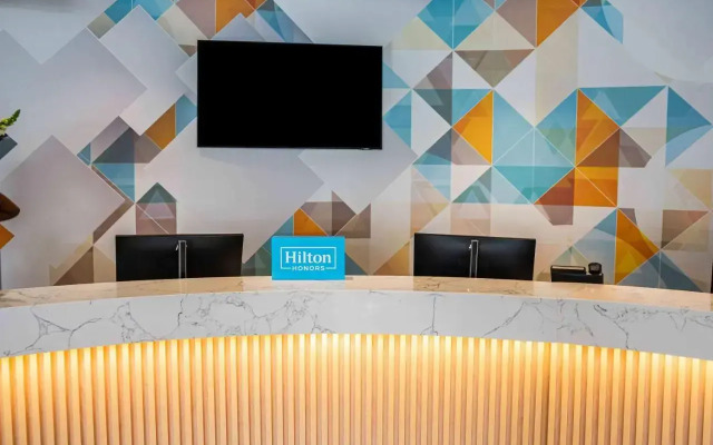 Hampton By Hilton Sandton Grayston