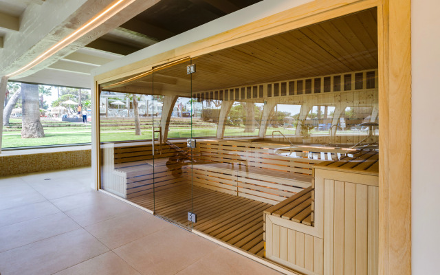 Playa Esperanza Resort