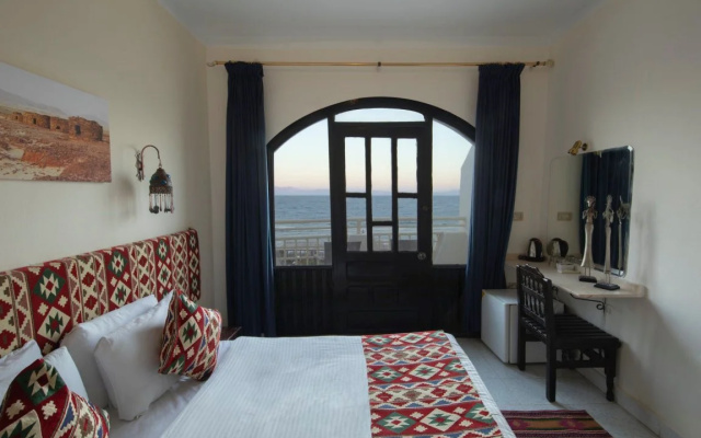 Bedouin Moon Hotel