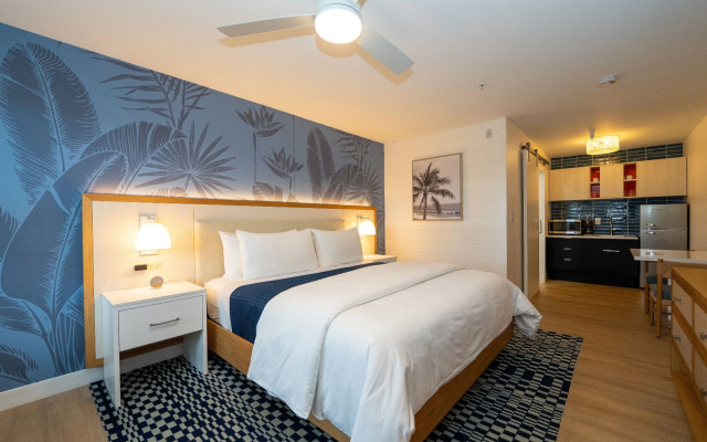 Sunshine Suites Resort