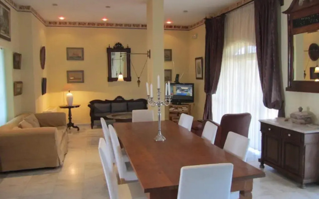 Levant Hotel