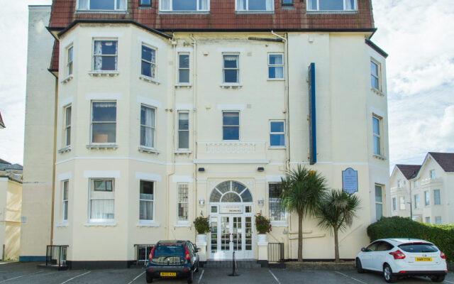 Bourne Hall Hotel