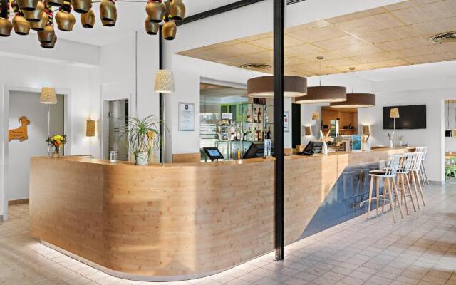Hey Lou Hotel Piding	