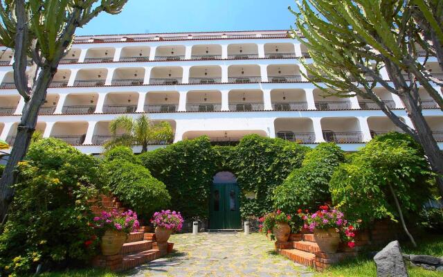 Delta Hotels by Marriott Giardini Naxos