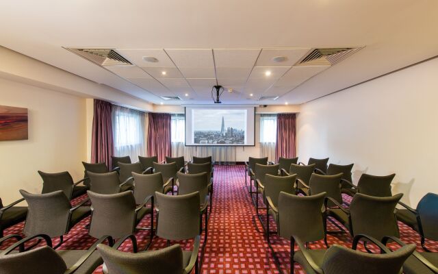 DoubleTree by Hilton London Heathrow Airport