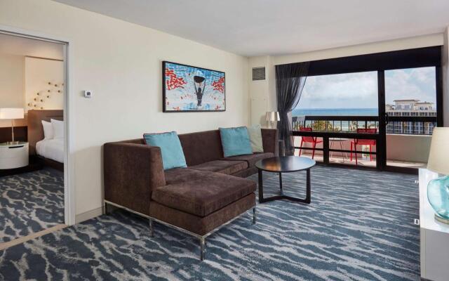 Waterstone Resort & Marina Boca Raton, Curio Collection by Hilton