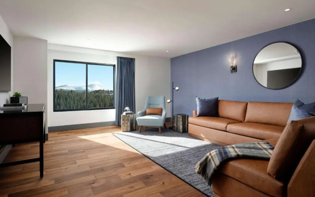 Hotel Alpenrock Breckenridge, Curio Collection by Hilton