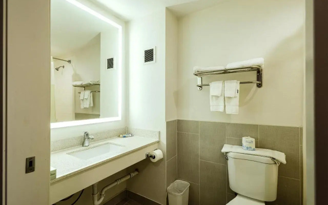 Coratel Inn and Suites By Jasper Saint Paul Minneapolis Inver Grove Heights.