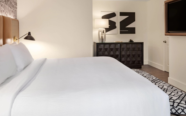 Burton House, Beverly Hills, A Tribute Portfolio Hotel