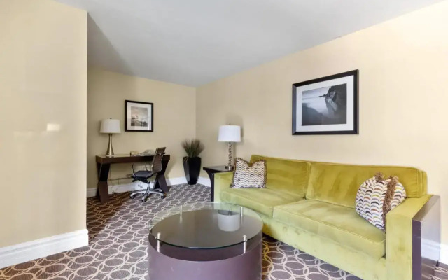 Marin Suites Hotel