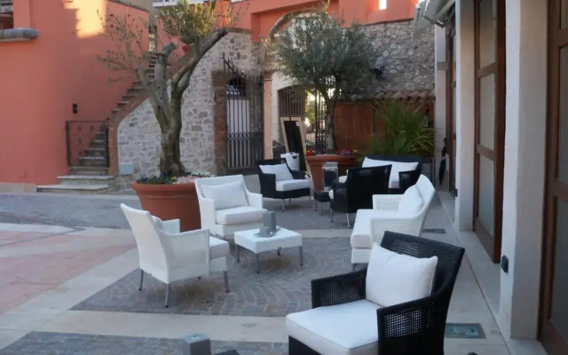 Corte San Luca Apartments