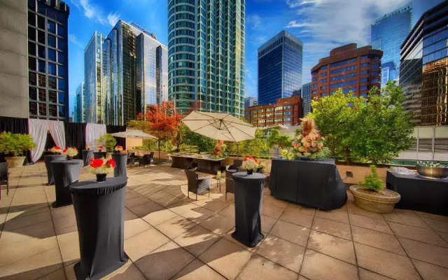 Pinnacle Hotel Harbourfront