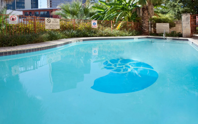 Hotel Indigo San Antonio Riverwalk by IHG