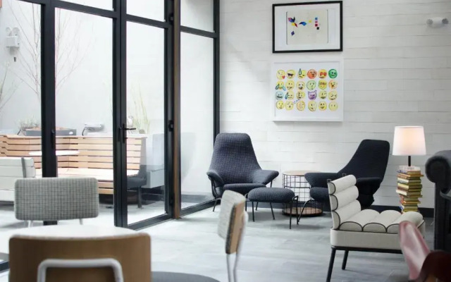 Freepoint Cambridge, Tapestry Collection By Hilton