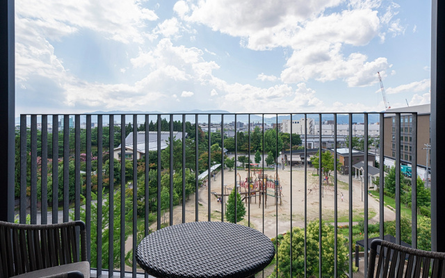 Twin room with balcony and with park view (트윈 침대 2개) 사진 3