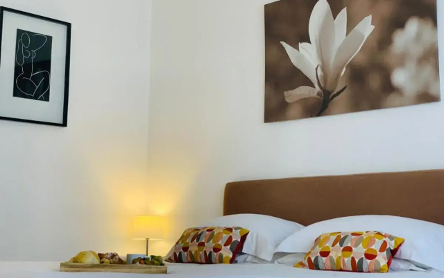 Blaise & Francis Hotel
