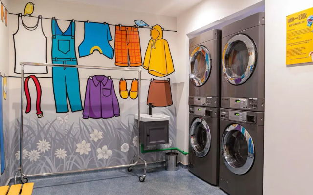 Отель ibis One Central Hotel