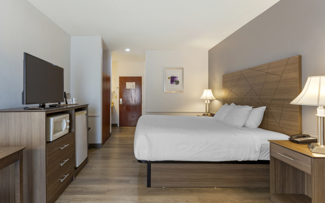 Best Western Plus South Hill Inn