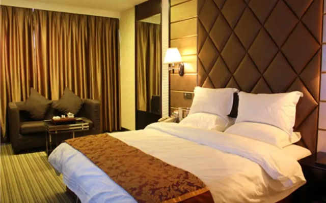 Atour Hotel (Fuzhou Wusi Road Shudou Subway Station)