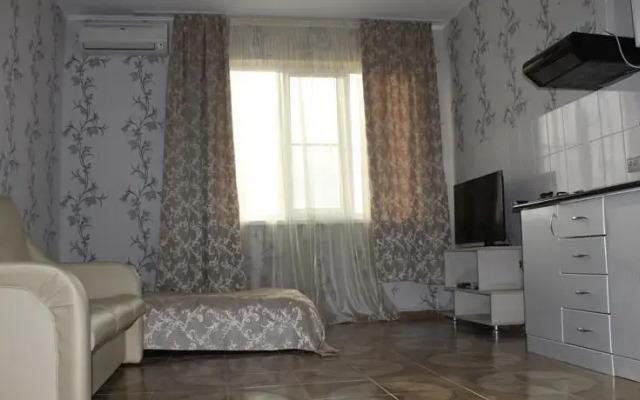 Apartment on Kamyshovaya 41, apt 19