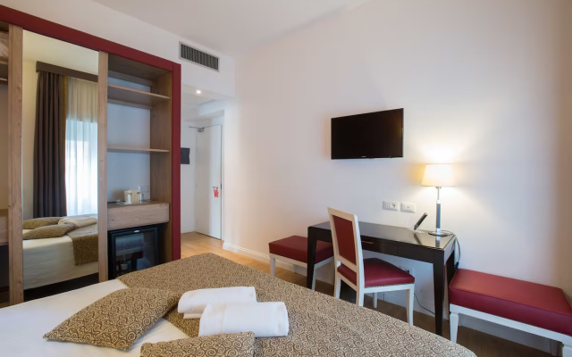 Floris Hotel