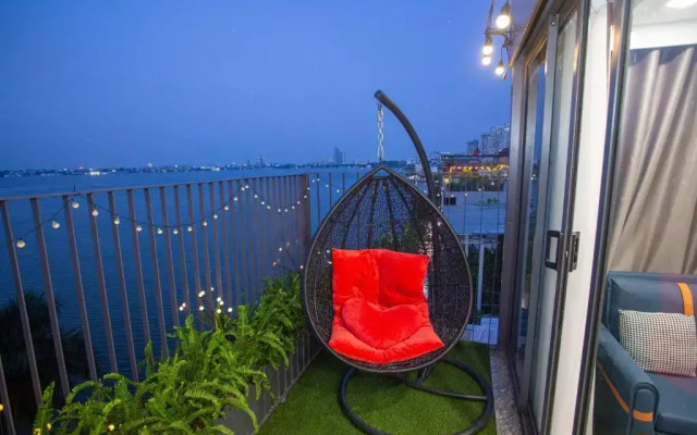 Hanoi Lake View Hotel & Travel