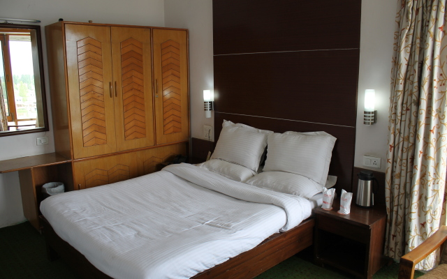 Hotel Imperial Lake View
