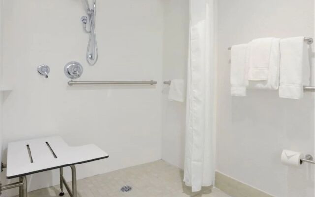 Holiday Inn Express Indianapolis — Fishers, by IHG