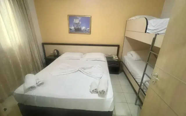 Sunrise Hotel Çameria