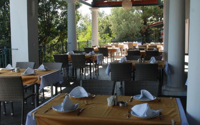 Denizkizi & Denizkizi Royal Hotel
