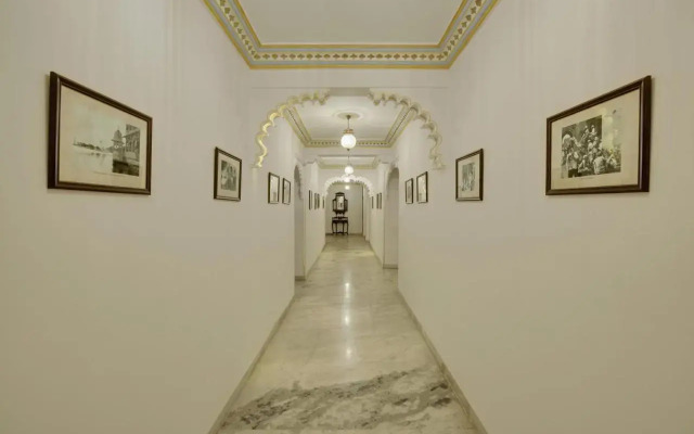 Hotel Raj Palace