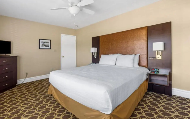Marin Suites Hotel