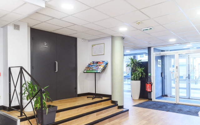B&B Hotel Nimes Centre Arène